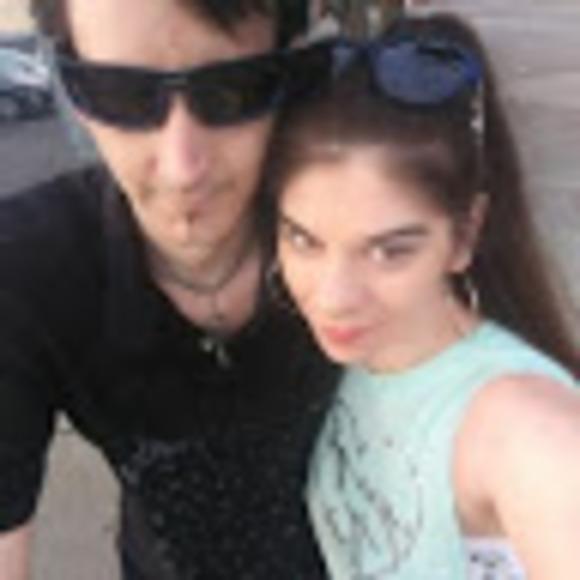 Meet your Posher, Beth - Picture 1 of 1